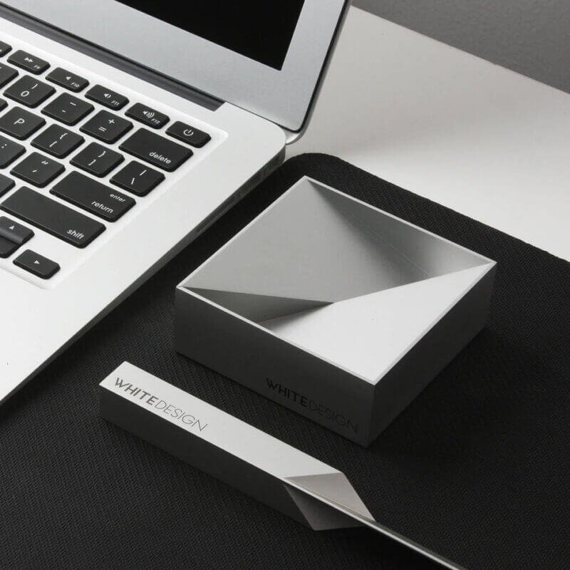 Novel Aluminum Alloy Cigar Ashtray Used on Desktop