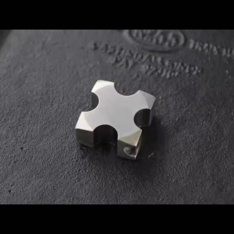 Sentinel Titanium Alloy Crusader Cross Pendant - Image 4
